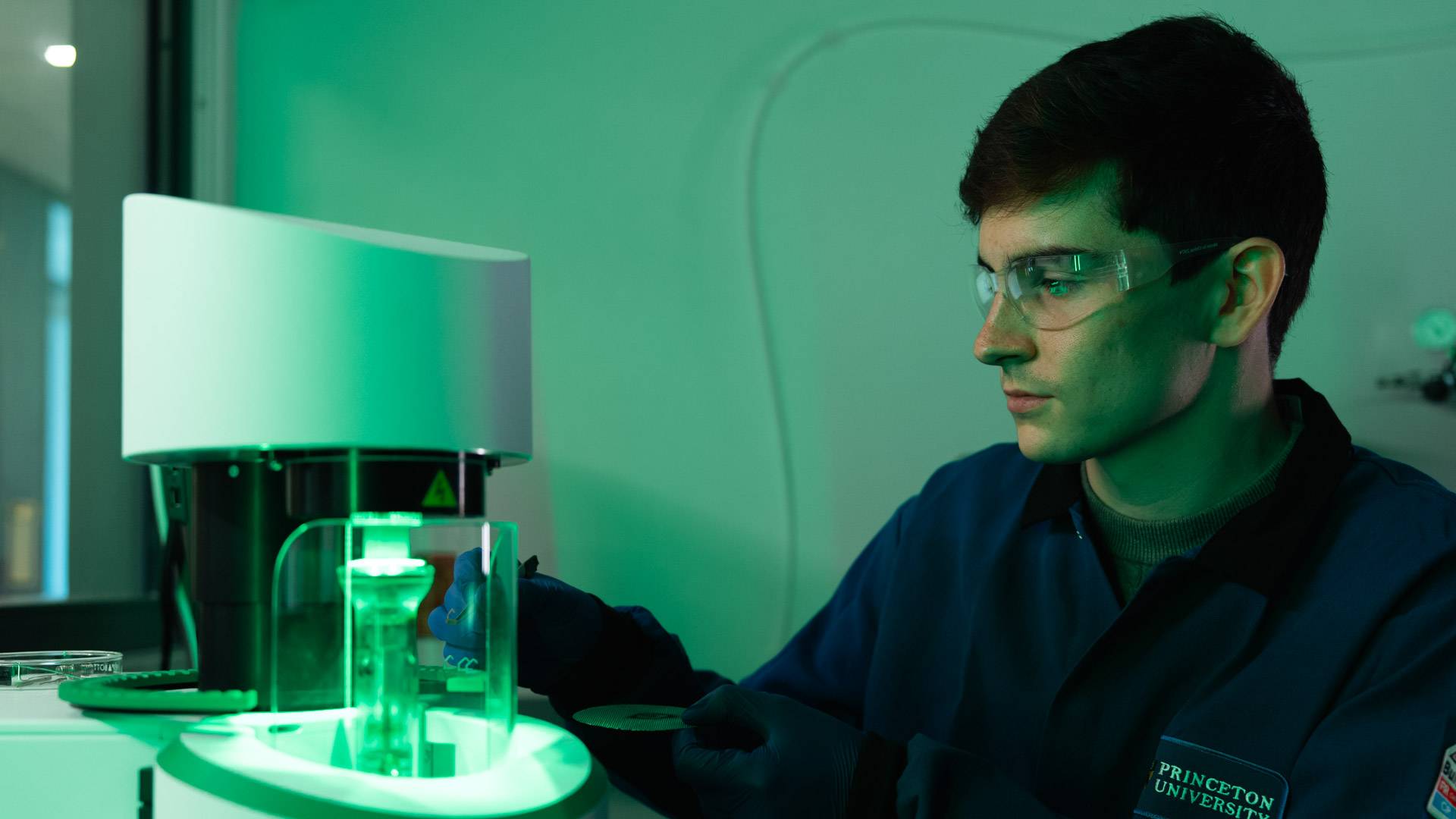 David Frankel working in a lab